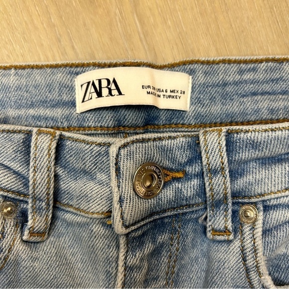 Zara Woman Slim Fit - Skinny Leg - Mid-Rise Jeans - Picture 11 of 13